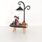 kutuk-ustunde-oturan-sevgililer