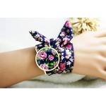 cicekli-lacivert-kumas-saat3