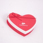 kirmizi-kalp-kutu-icerisinde-guller