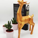 Heykel Geyik Kitap ve Saksi