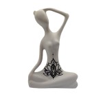 yoga-yapan-kadin-buyuk-biblo