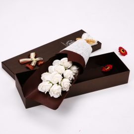 Kokulu Beyaz Güller