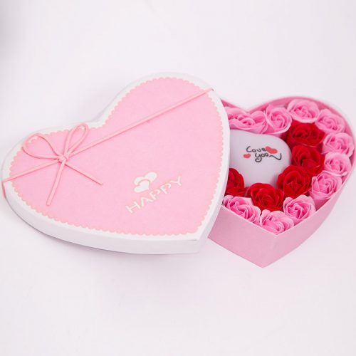 kalp-kutu-icerisinde-guller