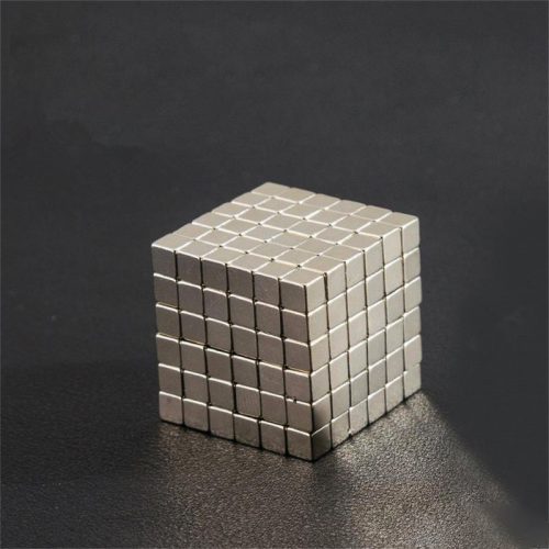 Kare Mıknatıslı Toplar