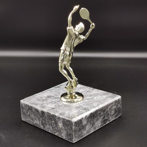 erkek-tenisci-odul-kupa