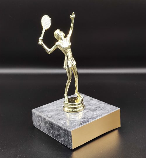 kadin-tenisci-odul-kupa