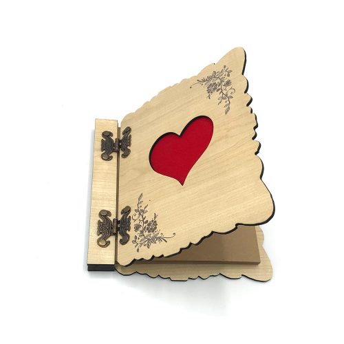 kisiye-ozel-kalpli-ahsap-defter