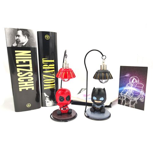 super-kahramanlar-isikli-biblo