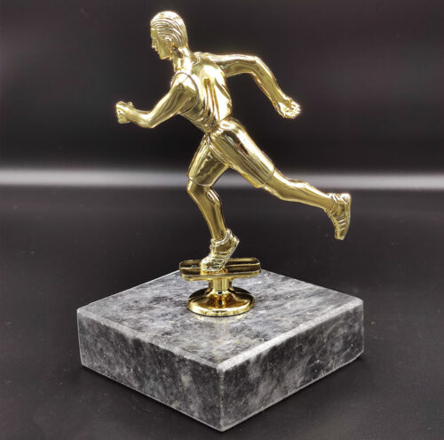 kosucu-figurlu-odul-kupa