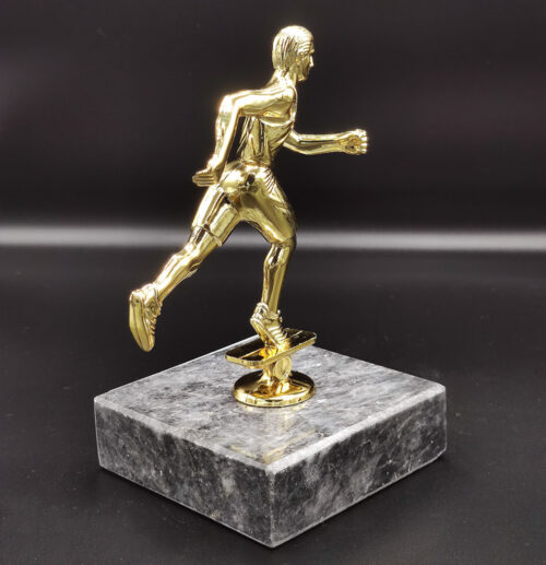 kosucu-figurlu-odul-kupa2