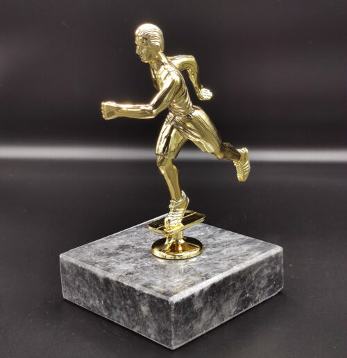 kosucu-figurlu-odul-kupa3