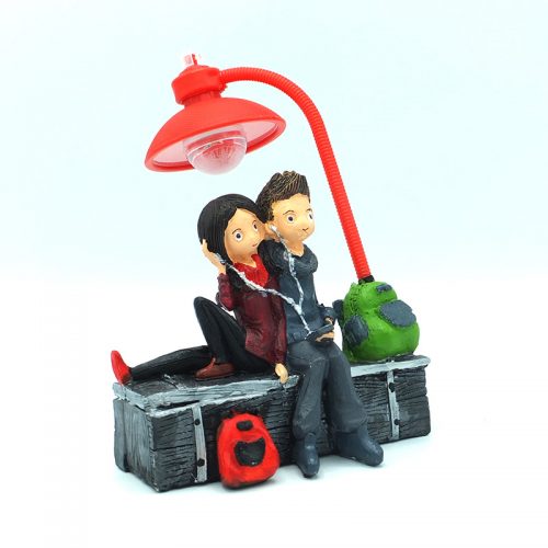 kasada-oturan-romantik-sevgililer2