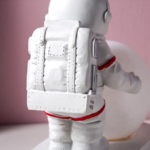 Astronot-Ay-isigi-gece-lambasi5