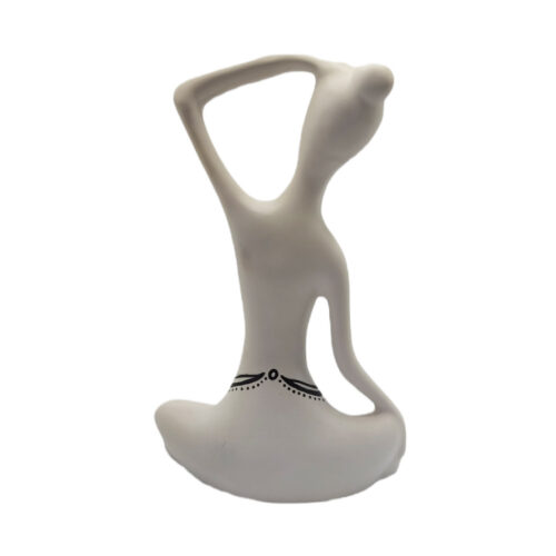 yoga-yapan-kadin-buyuk-boy