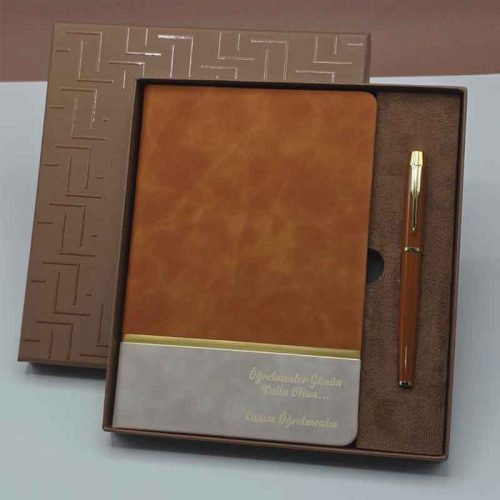Kisiye-ozel-Gold-Detayli-Defter-ve-Kalem-Seti-siyah-kalem-kahverengi