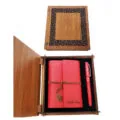 kisiye-ozel-ozel-kutulu-kirmizi-defter-kalem3
