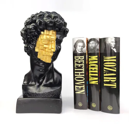 Davut Bust