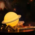saturn-standli-lamba6