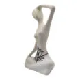 yoga-yapan-kadin